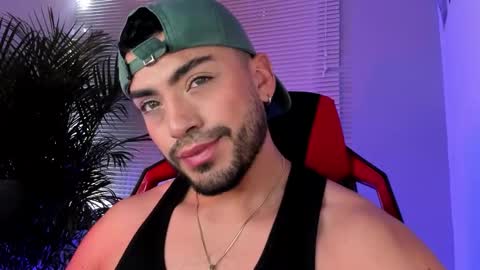 Snapshot of alexander_diiaz chatting on 09/19/25, 05:35 Alexander Diaz online show from 09/19/25, 05:35