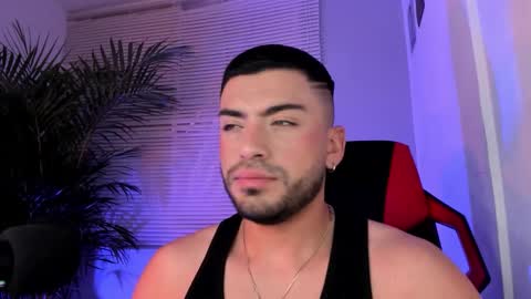 Snapshot of alexander_diiaz chatting on 09/30/25, 10:42 Alexander Diaz online show from 09/30/25, 10:42