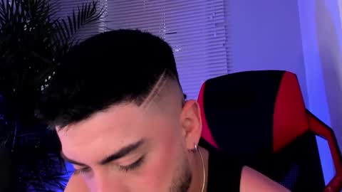 Snapshot of alexander_diiaz chatting on 10/13/25, 12:16 Alexander Diaz online show from 10/13/25, 12:16