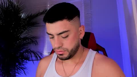 Snapshot of alexander_diiaz chatting on 10/20/25, 01:44 Alexander Diaz online show from 10/20/25, 01:44