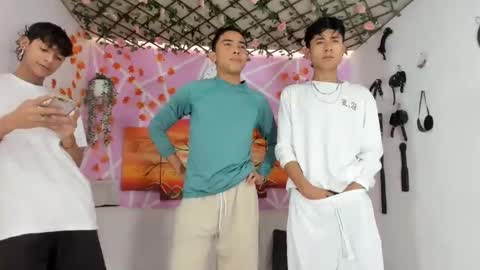 chicos hot online show from 02/15/25, 07:17