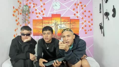 chicos hot online show from 03/11/25, 03:45