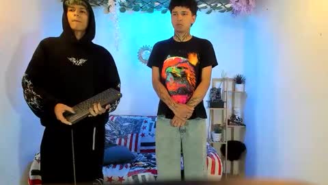 chicos hot online show from 11/06/25, 02:18