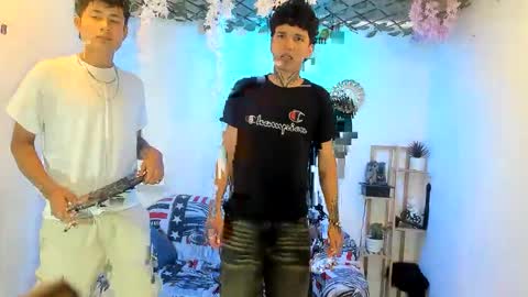 chicos hot online show from 11/11/25, 02:50