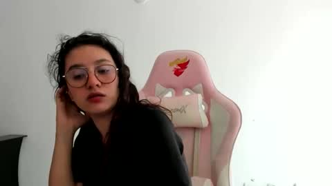 alexandra clauss online show from 11/18/25, 05:17