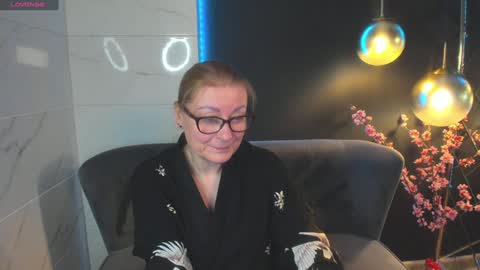 Alexandra online show from 12/19/24, 02:57