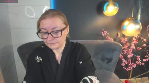 Alexandra online show from 12/24/24, 04:51