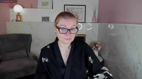 Alexandra online show from 12/26/24, 01:43