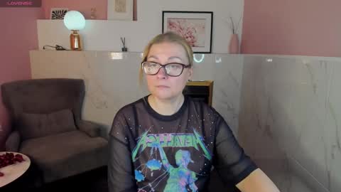 Alexandra online show from 02/17/25, 11:44