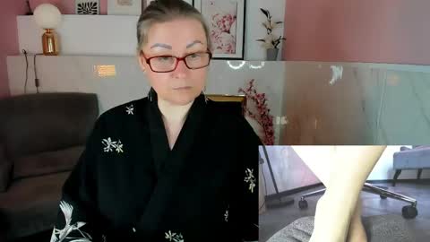 Snapshot of alexandra_kind chatting on 05/19/26, 02:34 Alexandra online show from 05/19/26, 02:34