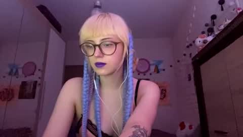 Lia online show from 12/01/25, 02:33