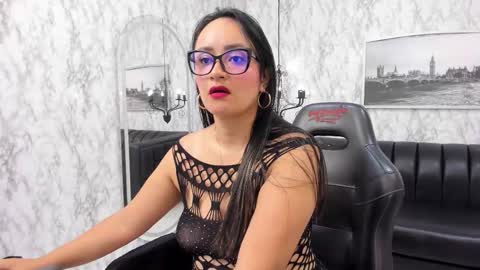 Alexandra Milff  online show from 10/20/25, 03:51
