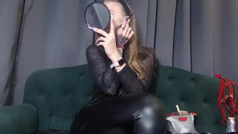 Alexandra online show from 04/28/26, 07:57