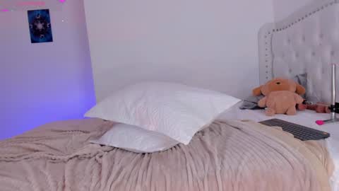 lexandra  online show from 02/06/25, 10:04