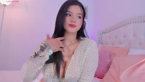 lexandra  online show from 05/08/26, 01:16
