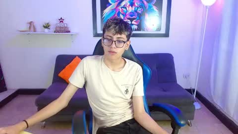 Snapshot of alexcum_18 chatting on 04/22/26, 01:56 alex online show from 04/22/26, 01:56