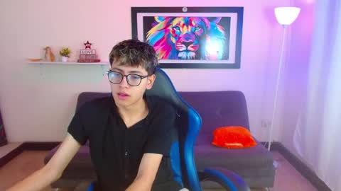 Snapshot of alexcum_18 chatting on 05/30/26, 02:47 alex online show from 05/30/26, 02:47