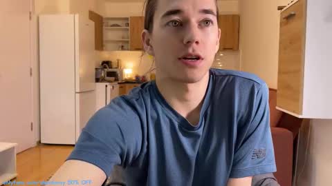 Snapshot of alexdavey chatting on 11/23/25, 05:24 online show from 11/23/25, 05:24