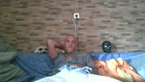 Snapshot of alexdelarge23 chatting on 11/02/25, 03:25 alexdelarge23 online show from 11/02/25, 03:25