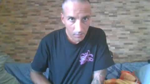 Snapshot of alexdelarge23 chatting on 11/03/25, 11:33 alexdelarge23 online show from 11/03/25, 11:33