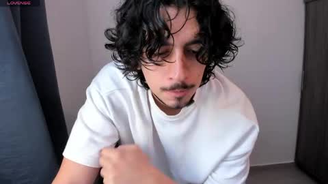 alexfloreszzz online show from 05/12/26, 12:46