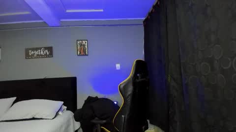 alexgiraldo__ online show from 12/01/25, 06:07