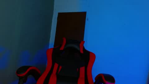 Snapshot of alexgiraldo__ chatting on 03/30/26, 10:49 alexgiraldo__ online show from 03/30/26, 10:49