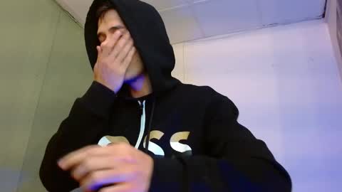 Snapshot of alexgiraldo__ chatting on 04/01/26, 11:44 alexgiraldo__ online show from 04/01/26, 11:44