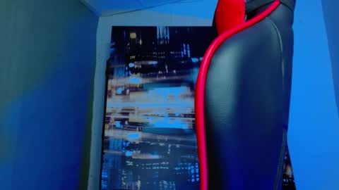 Snapshot of alexgiraldo__ chatting on 04/11/26, 02:38 alexgiraldo__ online show from 04/11/26, 02:38