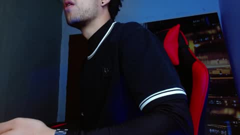 Snapshot of alexgiraldo__ chatting on 04/16/26, 12:50 alexgiraldo__ online show from 04/16/26, 12:50