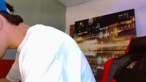 Snapshot of alexgiraldo__ chatting on 07/07/26, 12:02 alexgiraldo__ online show from 07/07/26, 12:02