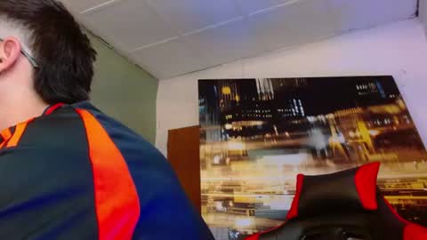 Snapshot of alexgiraldo__ chatting on 07/08/26, 12:26 alexgiraldo__ online show from 07/08/26, 12:26
