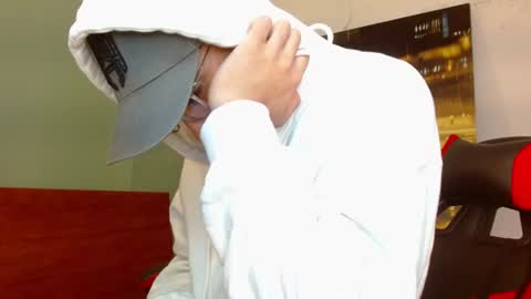 Snapshot of alexgiraldo__ chatting on 07/12/26, 12:29 alexgiraldo__ online show from 07/12/26, 12:29