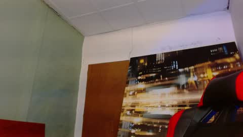 Snapshot of alexgiraldo__ chatting on 07/15/26, 06:35 alexgiraldo__ online show from 07/15/26, 06:35