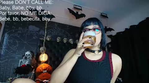Snapshot of alexhoe_ chatting on 07/10/26, 06:54 Alex online show from 07/10/26, 06:54