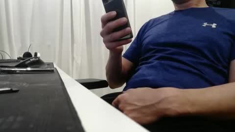 Snapshot of alexhunter4u chatting on 01/05/26, 10:24 alexhunter4u online show from 01/05/26, 10:24