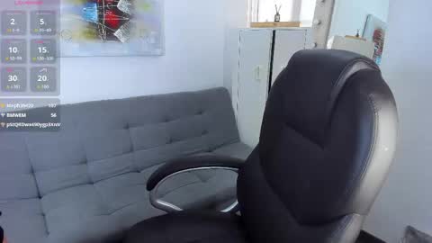 Snapshot of alexia_james_ chatting on 05/22/26, 08:47 Alexa online show from 05/22/26, 08:47