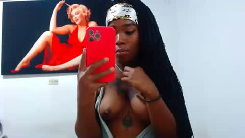alexia_sinclaire24 online show from 05/03/26, 12:05