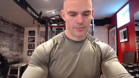 Snapshot of alexiarain chatting on 12/14/25, 08:24 Alex online show from 12/14/25, 08:24