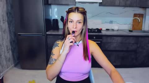 Snapshot of alexiayellow chatting on 02/19/25, 04:33 Alexia online show from 02/19/25, 04:33