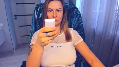 Alexia online show from 02/25/26, 12:04