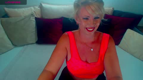 Snapshot of alexine_mcqueen chatting on 07/07/26, 09:41 Alexine McQueen online show from 07/07/26, 09:41