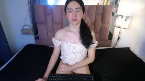 -- ALEXIS -- online show from 10/11/25, 01:38