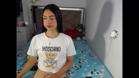 -- ALEXIS -- online show from 05/17/26, 12:52