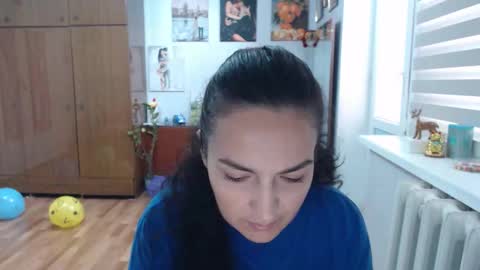 Snapshot of alexismillers chatting on 10/28/25, 08:29 AlexisMillers online show from 10/28/25, 08:29