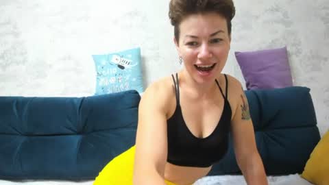 Snapshot of alexisweets chatting on 07/12/26, 07:43 Sosweetcherry online show from 07/12/26, 07:43