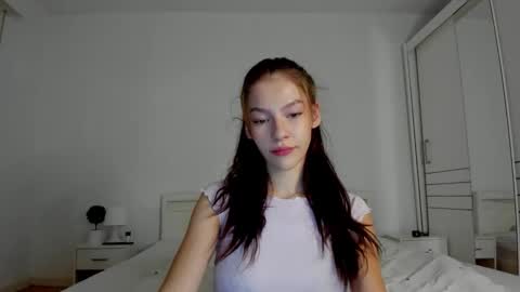 Snapshot of alexisyourdream chatting on 09/15/25, 09:20 Alex online show from 09/15/25, 09:20