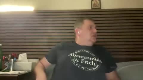 Snapshot of alexnycpartty chatting on 12/19/25, 10:33 alexnycpartty online show from 12/19/25, 10:33