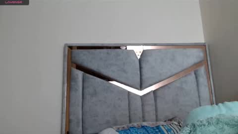 alex y luisa online show from 02/21/25, 03:10