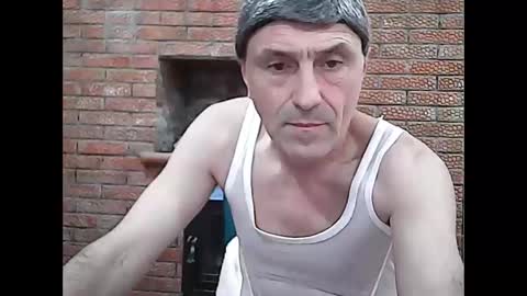 Snapshot of alexx_70 chatting on 11/15/25, 04:32 Alexandr online show from 11/15/25, 04:32
